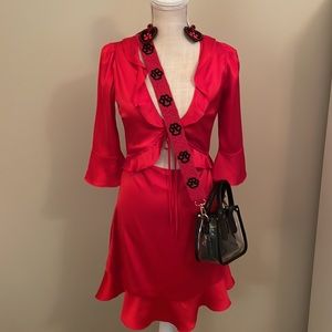 Ruffle dress with V-neck and front tie-front - size small